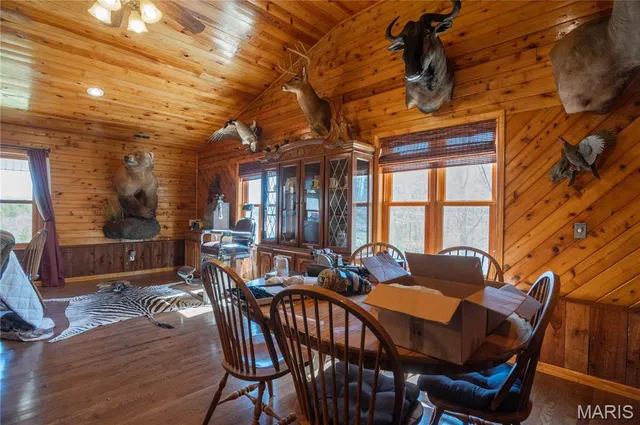 $1,925,000 | 32315 County Road 325, Salem, MO 65560