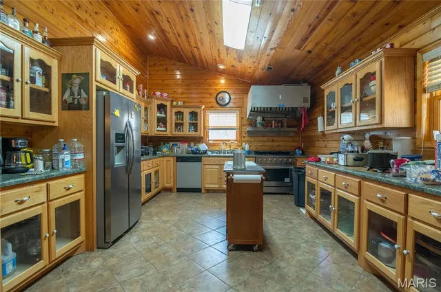 $1,925,000 | 32315 County Road 325, Salem, MO 65560