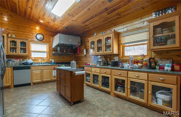 $1,925,000 | 32315 County Road 325, Salem, MO 65560