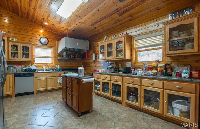 $1,925,000 | 32315 County Road 325, Salem, MO 65560