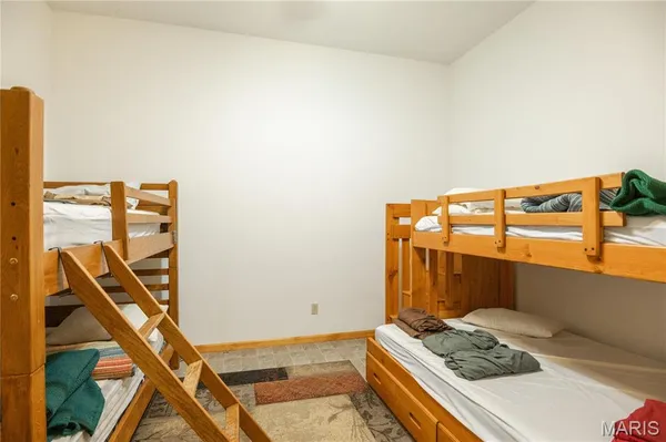 $1,925,000 | 32315 County Road 325, Salem, MO 65560