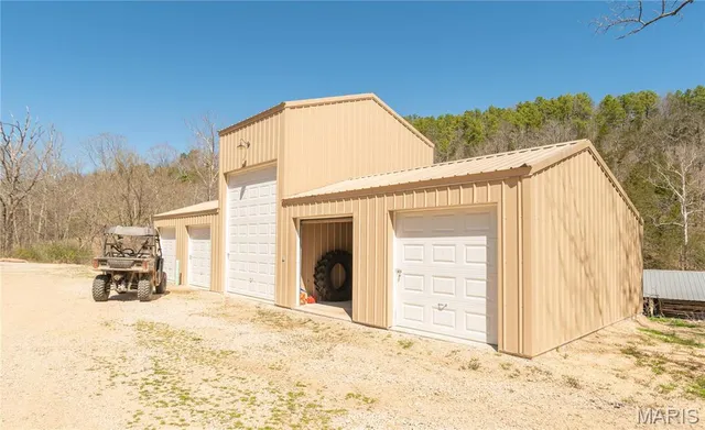 $1,925,000 | 32315 County Road 325, Salem, MO 65560