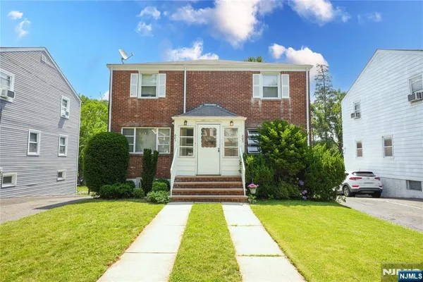$399,000 | 605 Linden Avenue, Teaneck, NJ 07666