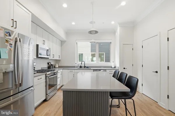 $785,000 | 3112 Pierview Lane, Philadelphia, PA 19125