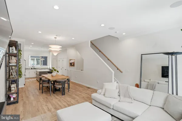$785,000 | 3112 Pierview Lane, Philadelphia, PA 19125