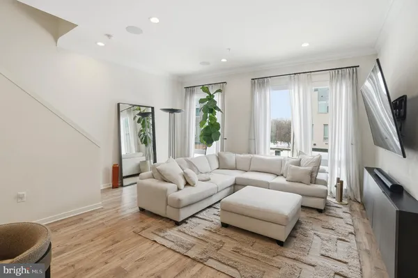$785,000 | 3112 Pierview Lane, Philadelphia, PA 19125