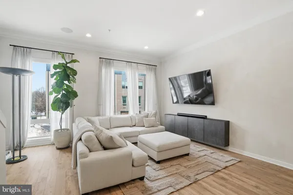 $785,000 | 3112 Pierview Lane, Philadelphia, PA 19125