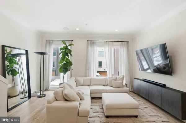 $785,000 | 3112 Pierview Lane, Philadelphia, PA 19125