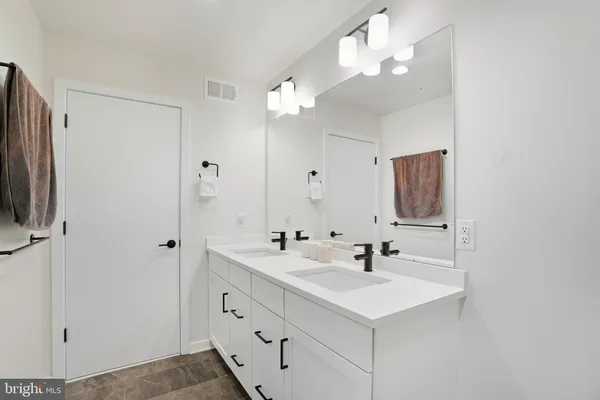 $785,000 | 3112 Pierview Lane, Philadelphia, PA 19125