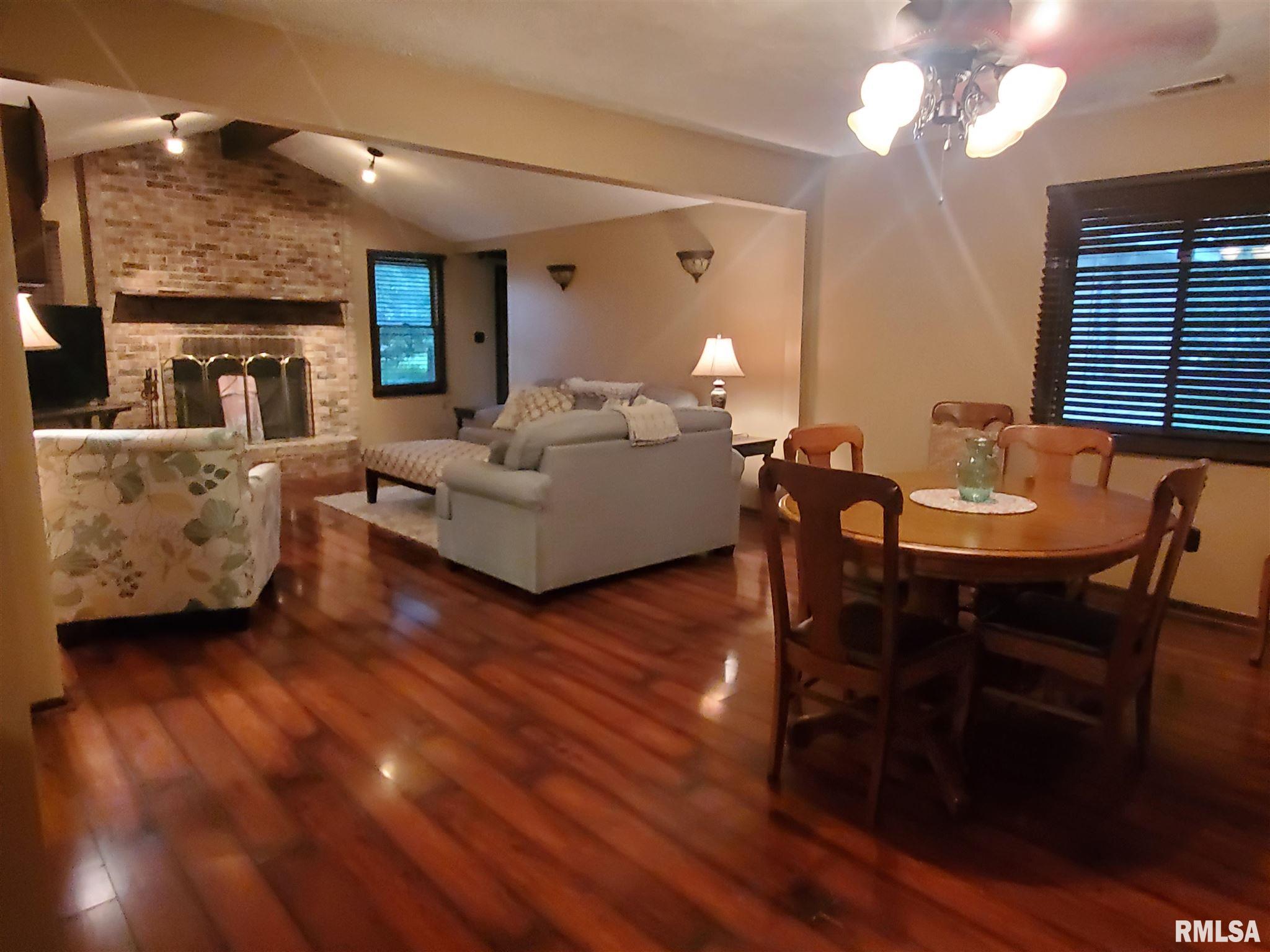 112 West Houston Street Springfield, IL 62707 - Photo 1 of 19