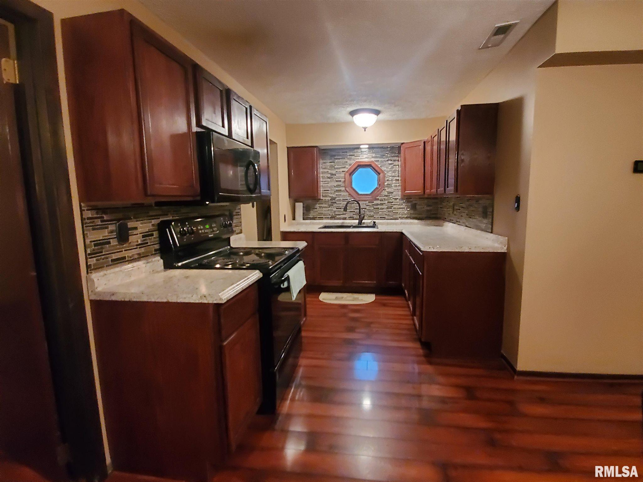112 West Houston Street Springfield, IL 62707 - Photo 5 of 19