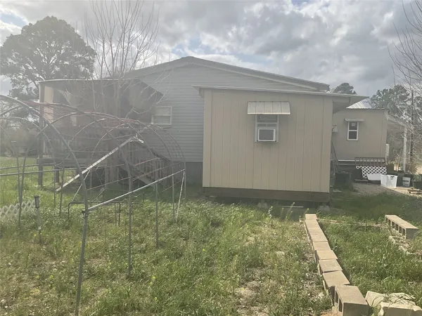 $375,000 | 1225 State Highway 71, Smithville, TX 78957