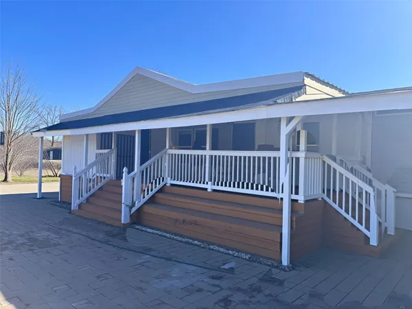 $375,000 | 1225 State Highway 71, Smithville, TX 78957