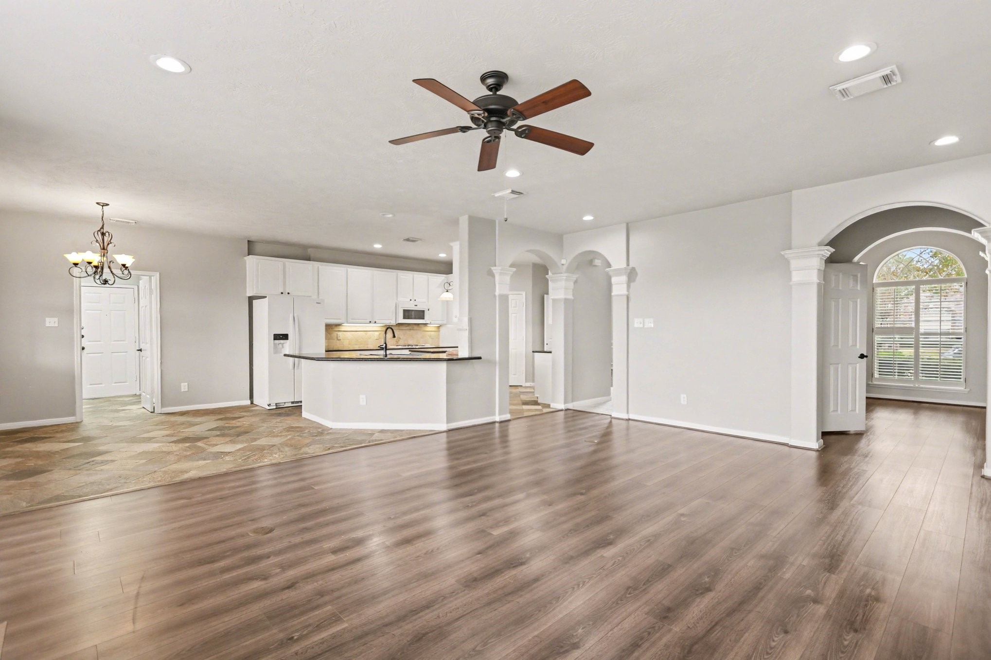 3410 Cypressdale Court Spring, TX 77388 - Photo 7 of 33