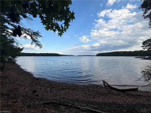$425,000 | 206 Kendricks Cove, Lexington, NC 27292