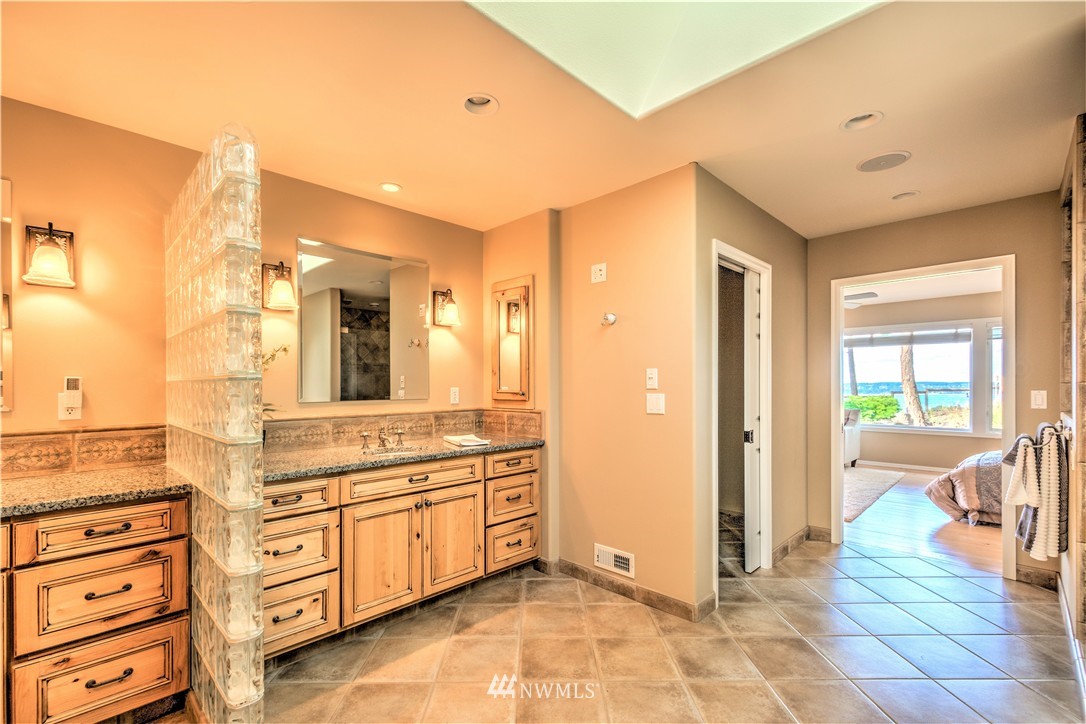 424 Eagle Crest Road Camano Island, WA 98282 - Photo 18 of 25