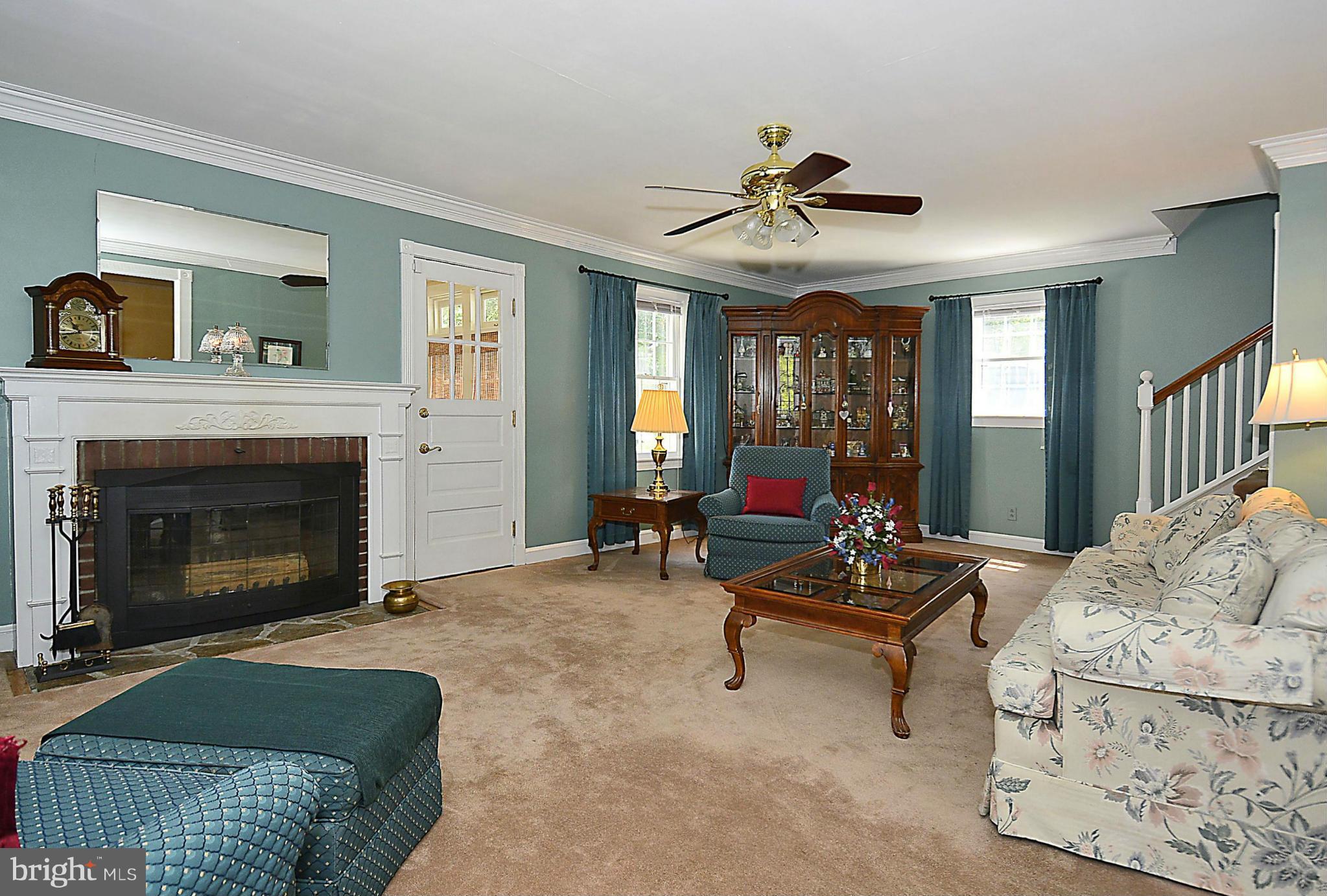 11413 Newport Mill Road Silver Spring, MD 20902 - Photo 14 of 30 Living Room