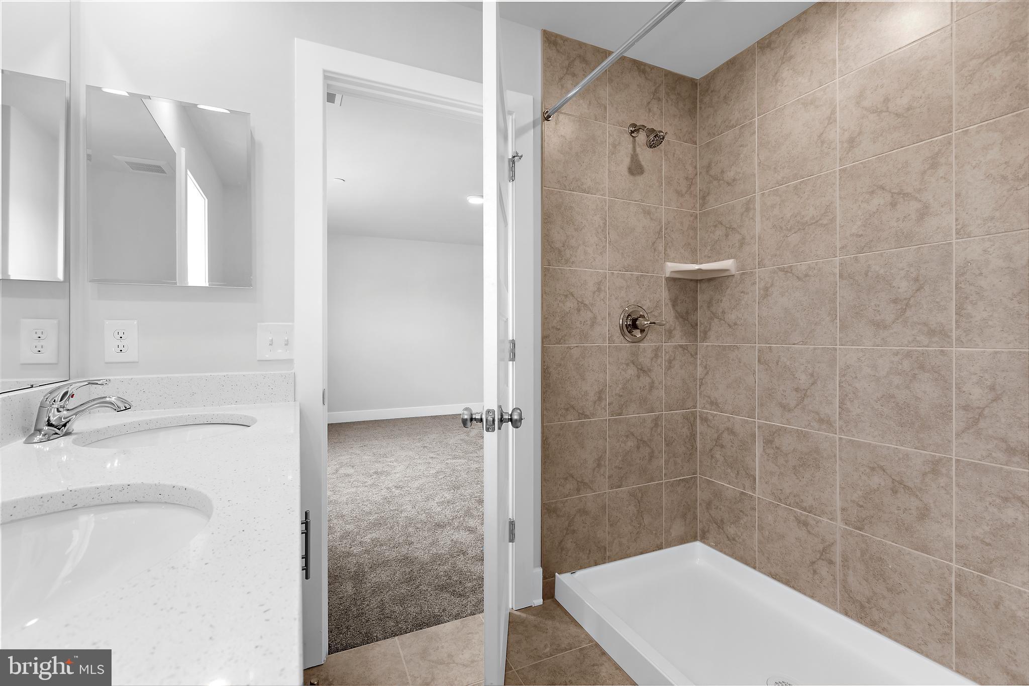 8518 A Jenkins Road Pasadena, MD 21122 - Photo 21 of 23 Primary bathroom