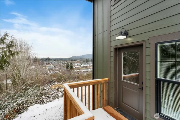 $409,990 | 116 Orchard Avenue South, Unit D, Eatonville, WA 98328