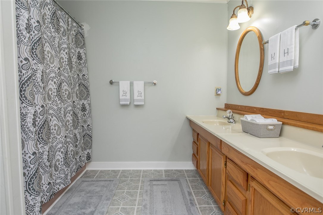 14101 Happy Hill Road Chester, VA 23831 - Photo 48 of 50 Second floor bath with double vanity and tub/show