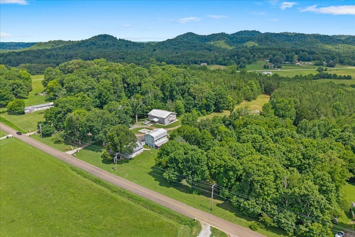 359 Co Road Etowah, TN 37331 - Photo 5 of 53