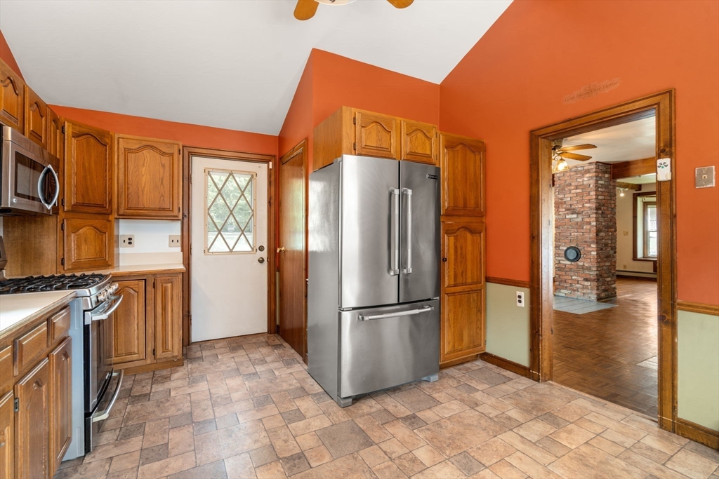 43 Brown Street Maynard, MA 01754 - Photo 16 of 42 Gallery Image 16