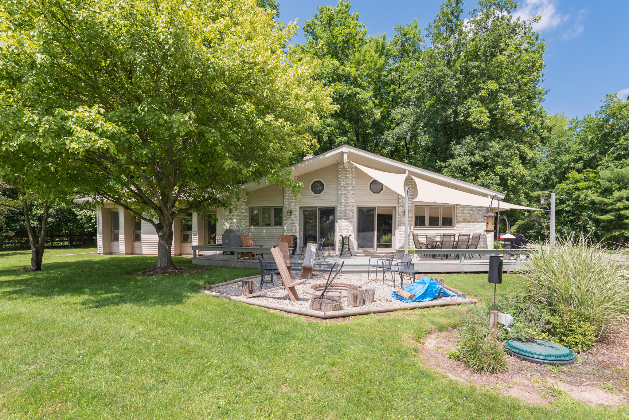 6170 Cascade Road Southeast Grand Rapids, MI 49546 - Photo 1 of 77 14_Exterior-Yard-13