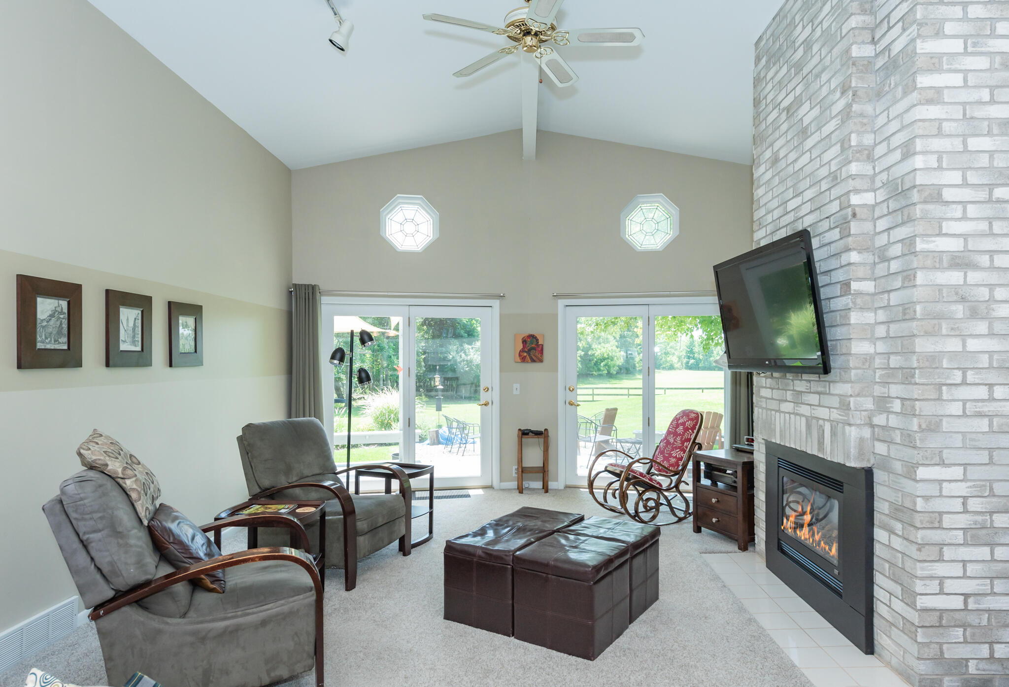 6170 Cascade Road Southeast Grand Rapids, MI 49546 - Photo 22 of 77 4_Living Area-3