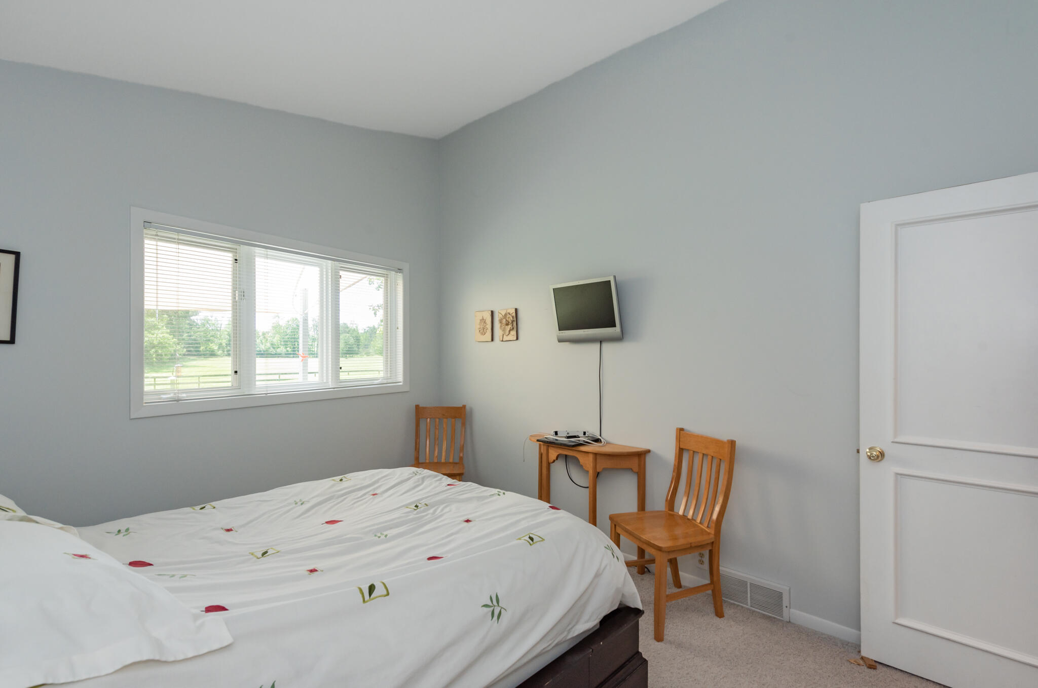 6170 Cascade Road Southeast Grand Rapids, MI 49546 - Photo 29 of 77 10_Bedroom 3-2