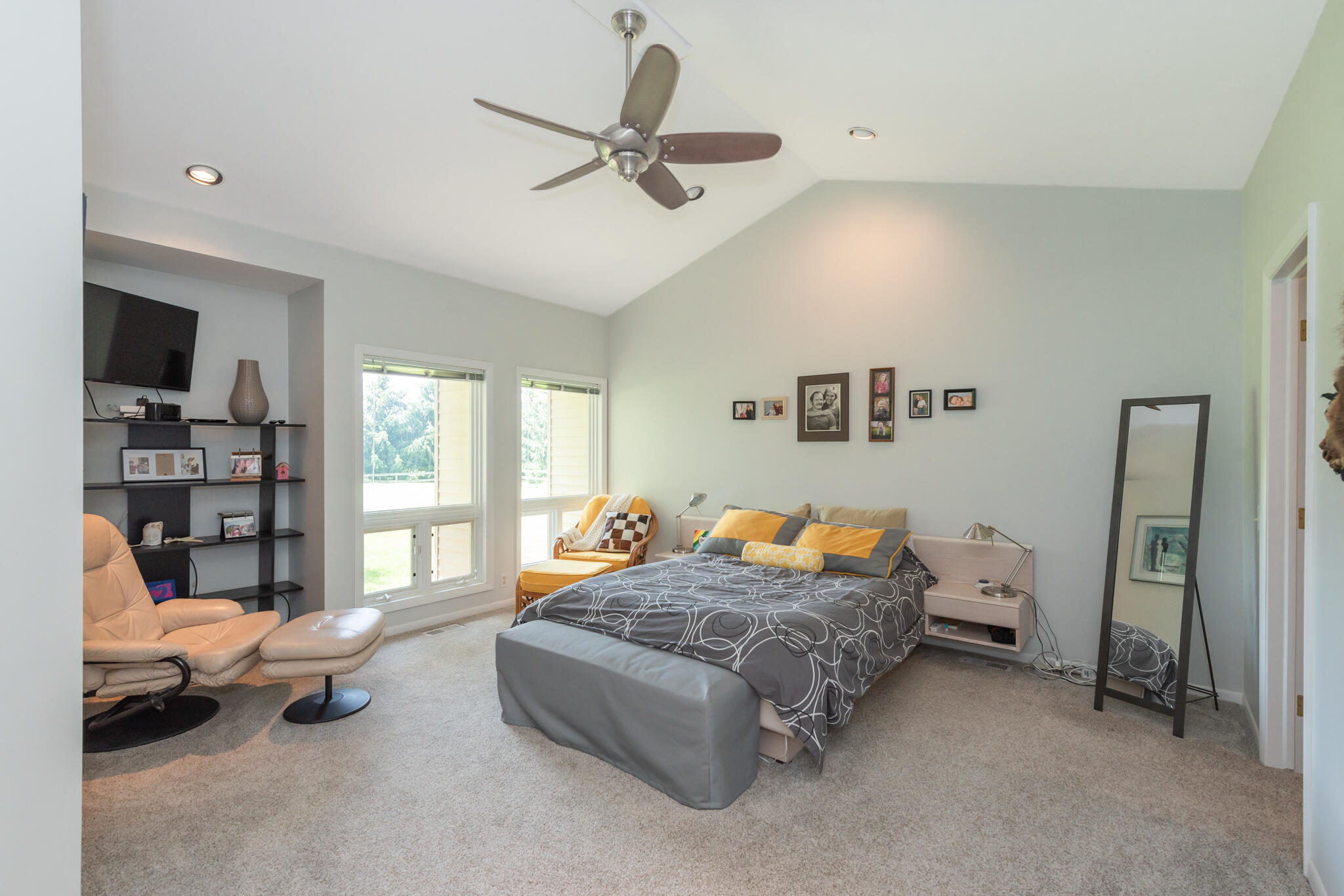 6170 Cascade Road Southeast Grand Rapids, MI 49546 - Photo 30 of 77 7_Primary Suite-1