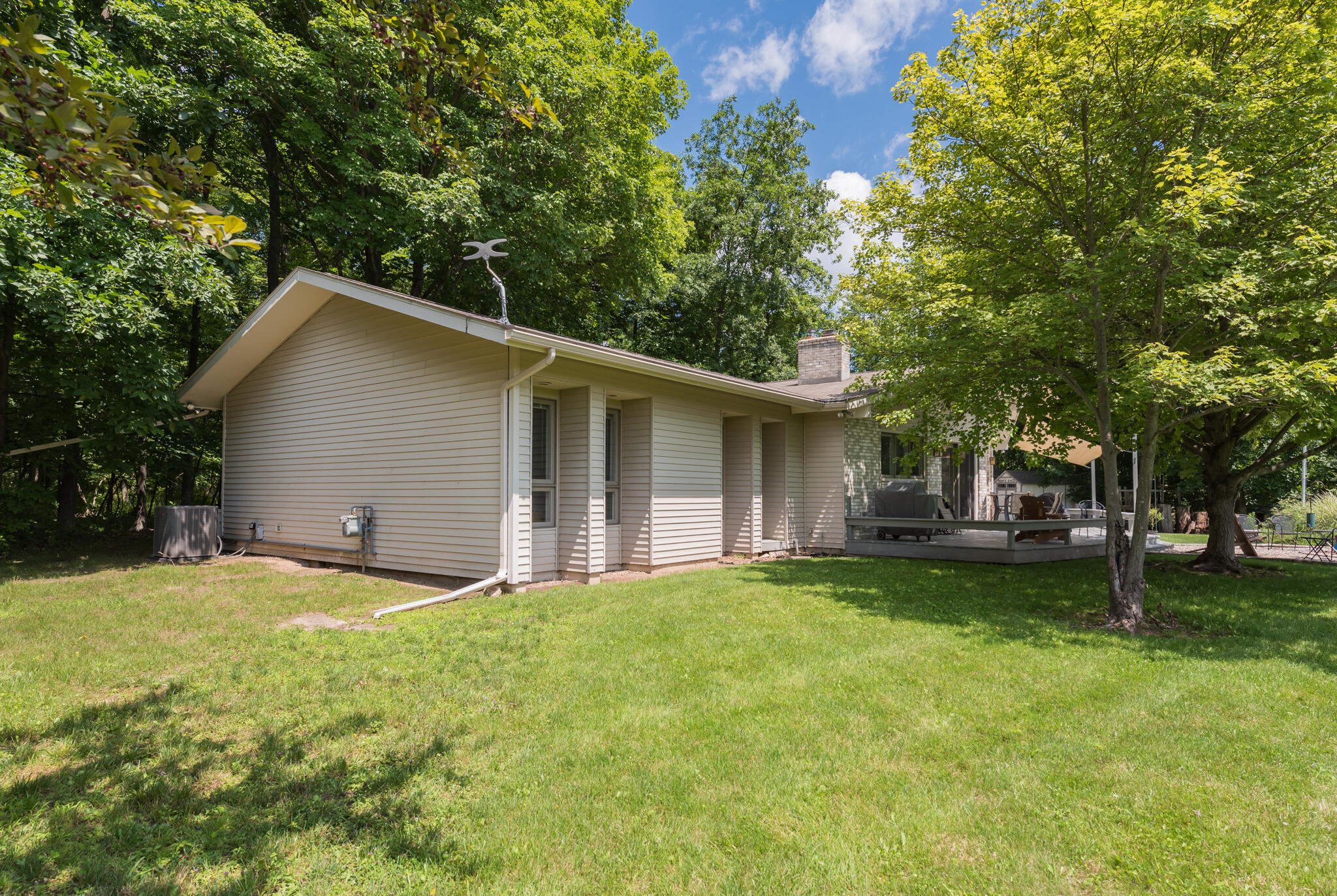 6170 Cascade Road Southeast Grand Rapids, MI 49546 - Photo 56 of 77 14_Exterior-Yard-3