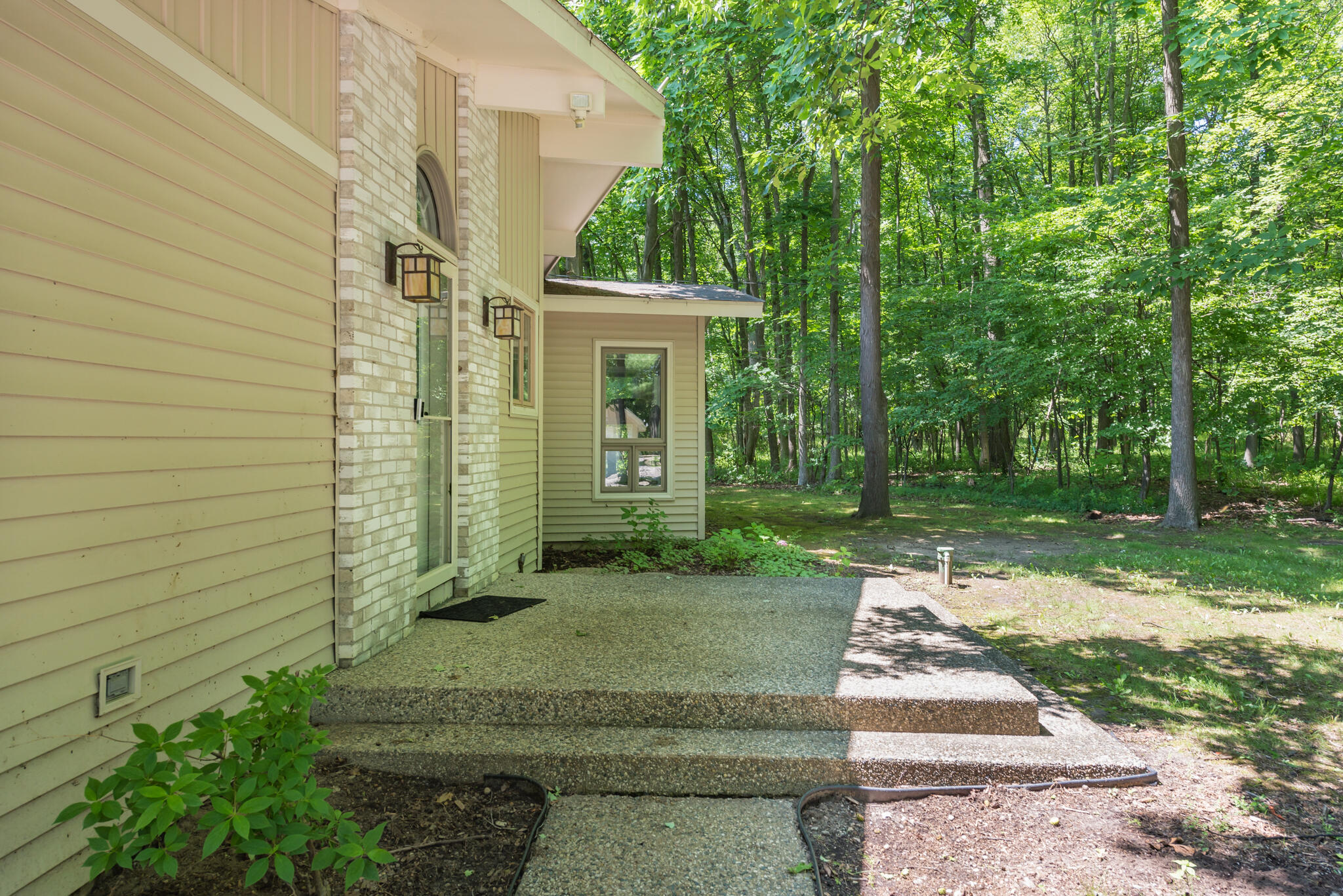 6170 Cascade Road Southeast Grand Rapids, MI 49546 - Photo 6 of 77 2_Front Exterior-6