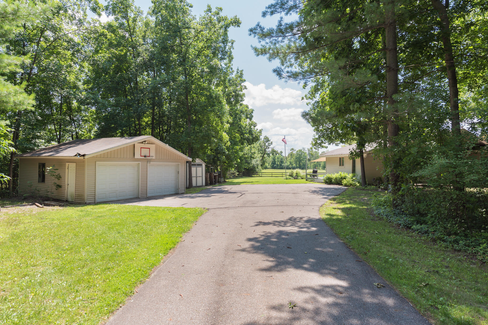 6170 Cascade Road Southeast Grand Rapids, MI 49546 - Photo 9 of 77 1_Driveway-3