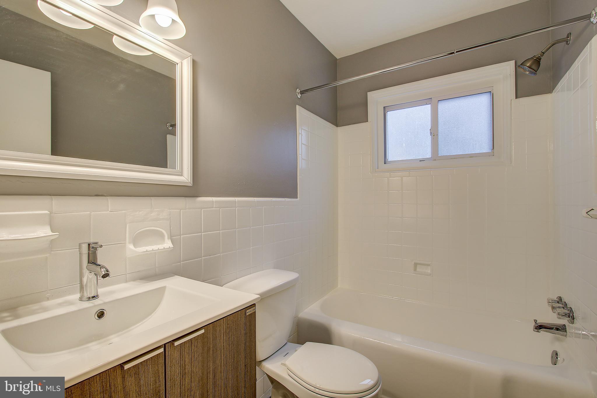 12501 Denley Road Silver Spring, MD 20906 - Photo 17 of 33 Main floor bathroom