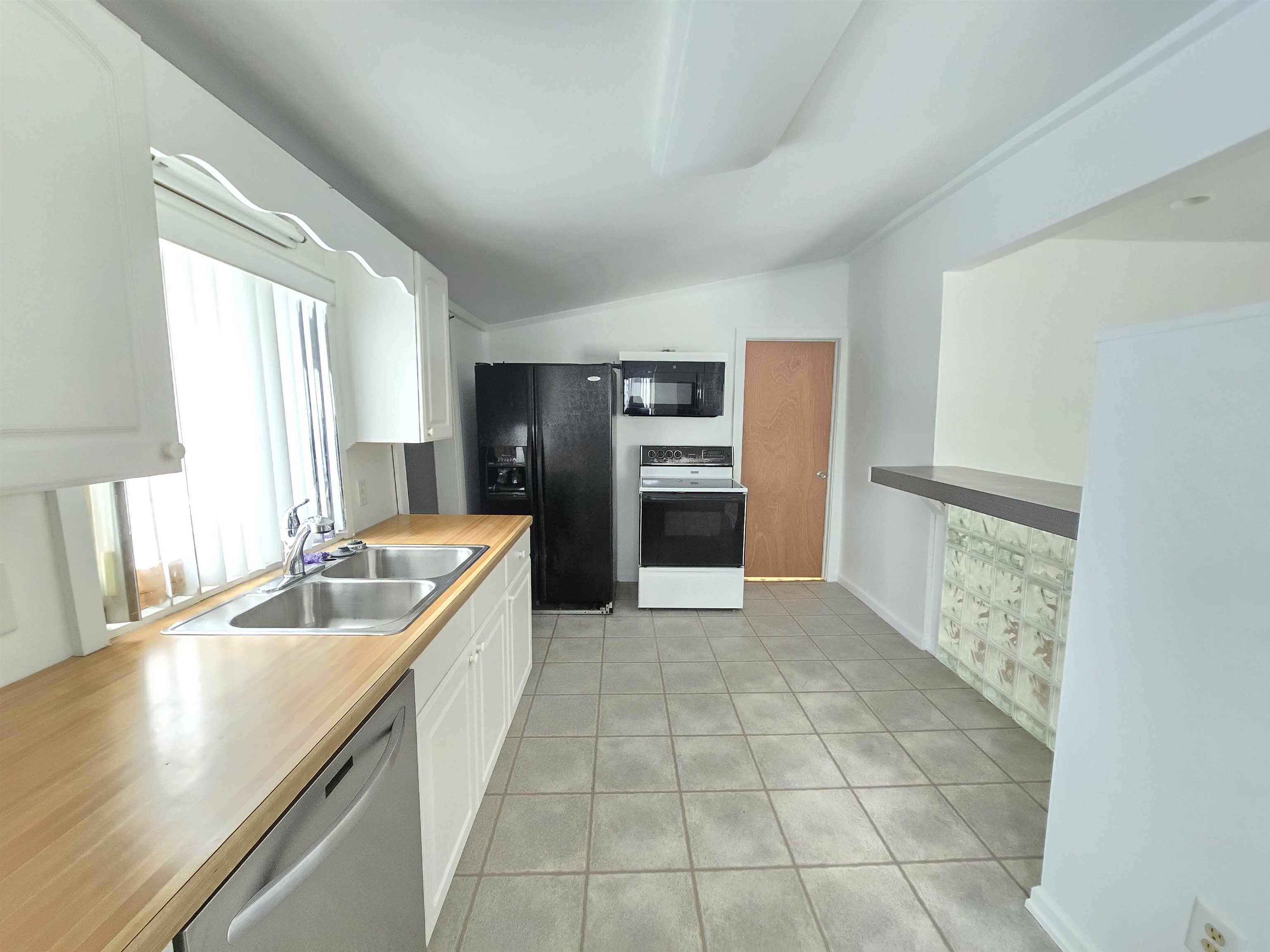 784 Bay Road Bay City, MI 48706 - Photo 4 of 16 Gallery Image 4