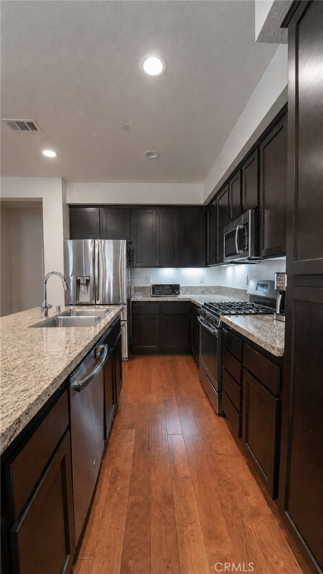 2469 Blossom Ridge Court, Unit 3 Simi Valley, CA 93063 - Photo 3 of 36