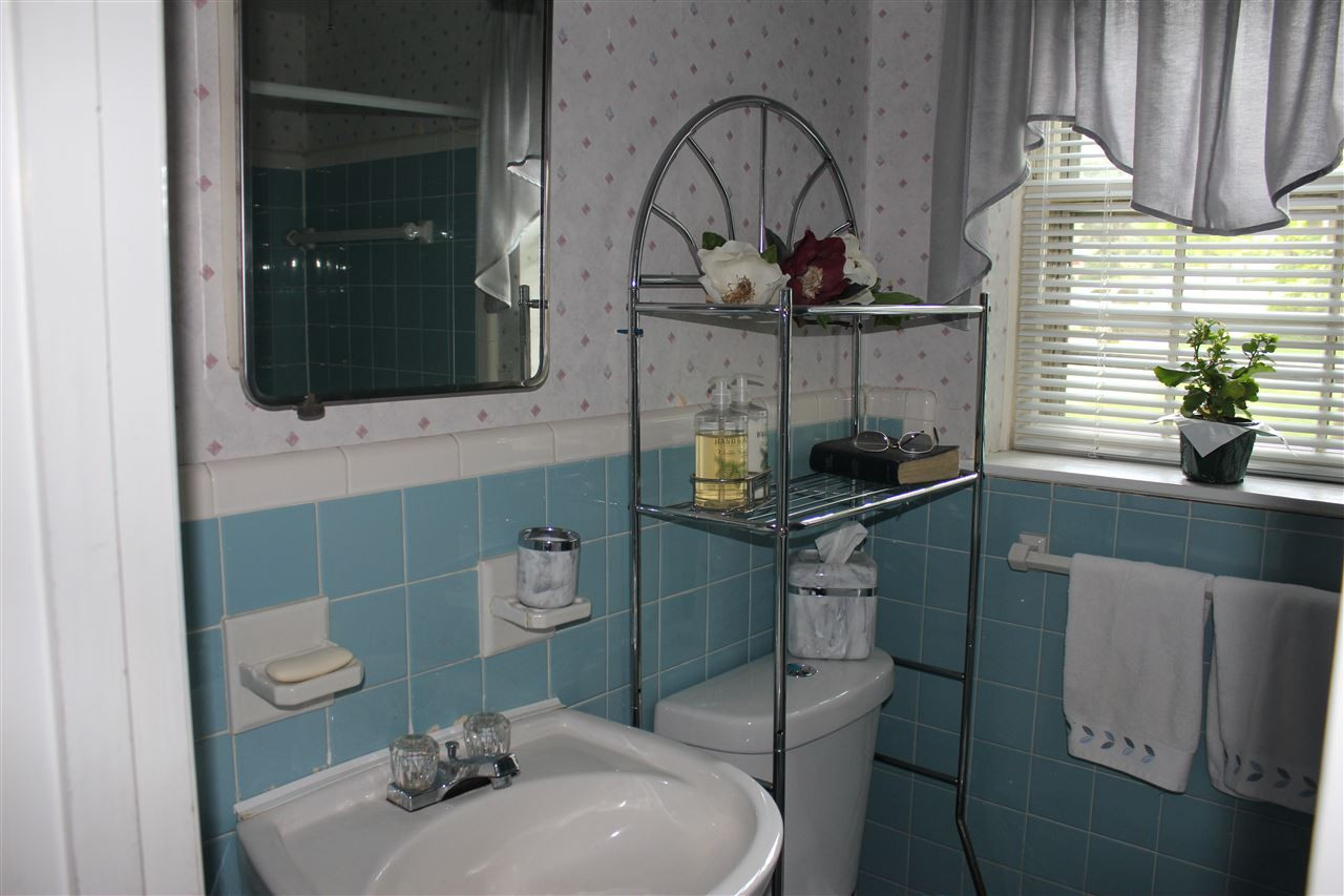 816 Macon Place Raleigh, NC 27609 - Photo 14 of 17 Bathroom