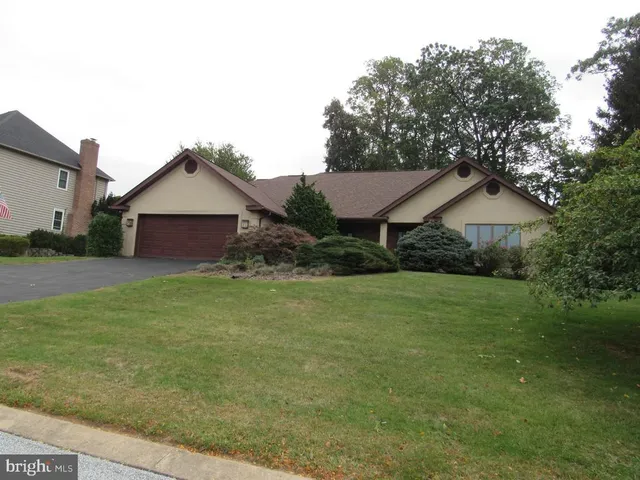 $455,000 | 889 Heritage Hills Drive, York, PA 17402