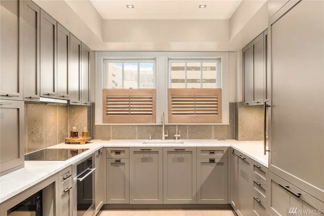 1223 Spring Street, Unit 900 Seattle, WA 98104 - Photo 25 of 38