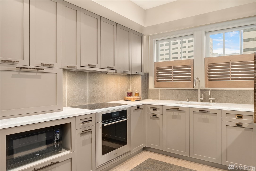 1223 Spring Street, Unit 900 Seattle, WA 98104 - Photo 26 of 38