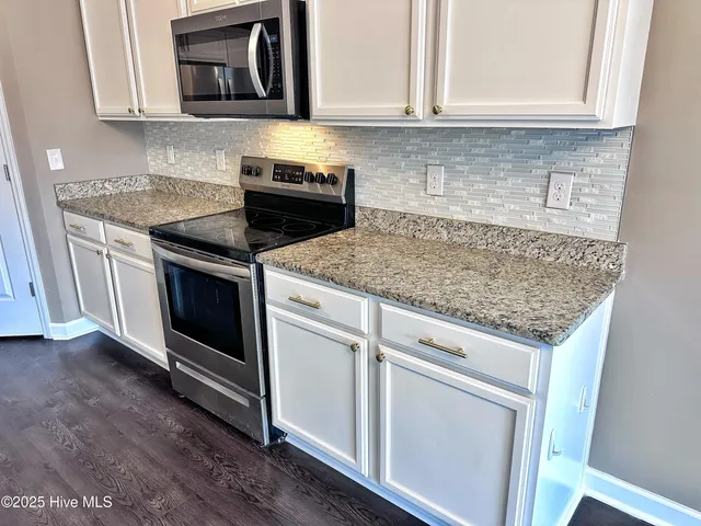 $360,000 | 820 Tuscarora Trail, Jacksonville, NC 28546