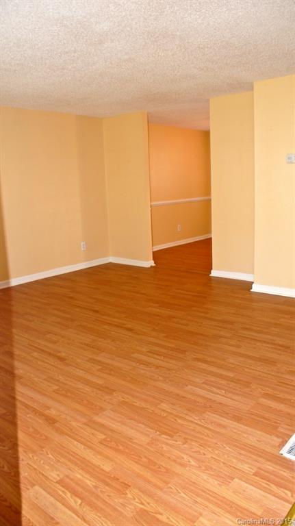 4914 Lawrence Orr Road Charlotte, NC 28212 - Photo 4 of 23