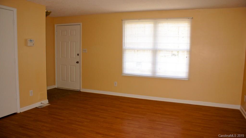 4914 Lawrence Orr Road Charlotte, NC 28212 - Photo 5 of 23