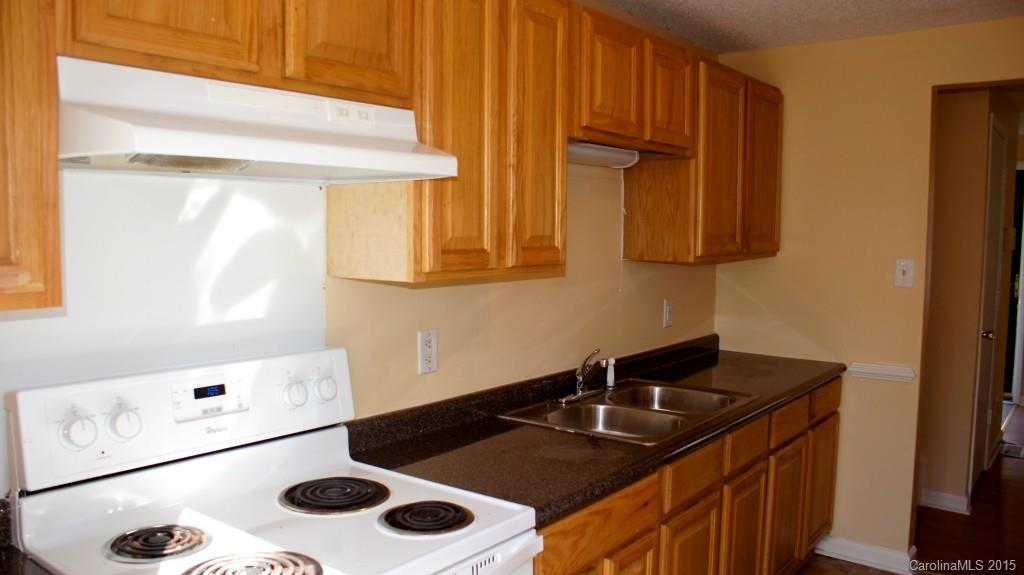4914 Lawrence Orr Road Charlotte, NC 28212 - Photo 6 of 23