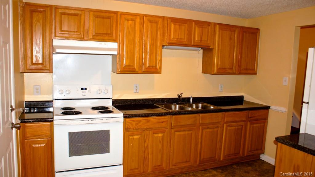 4914 Lawrence Orr Road Charlotte, NC 28212 - Photo 7 of 23