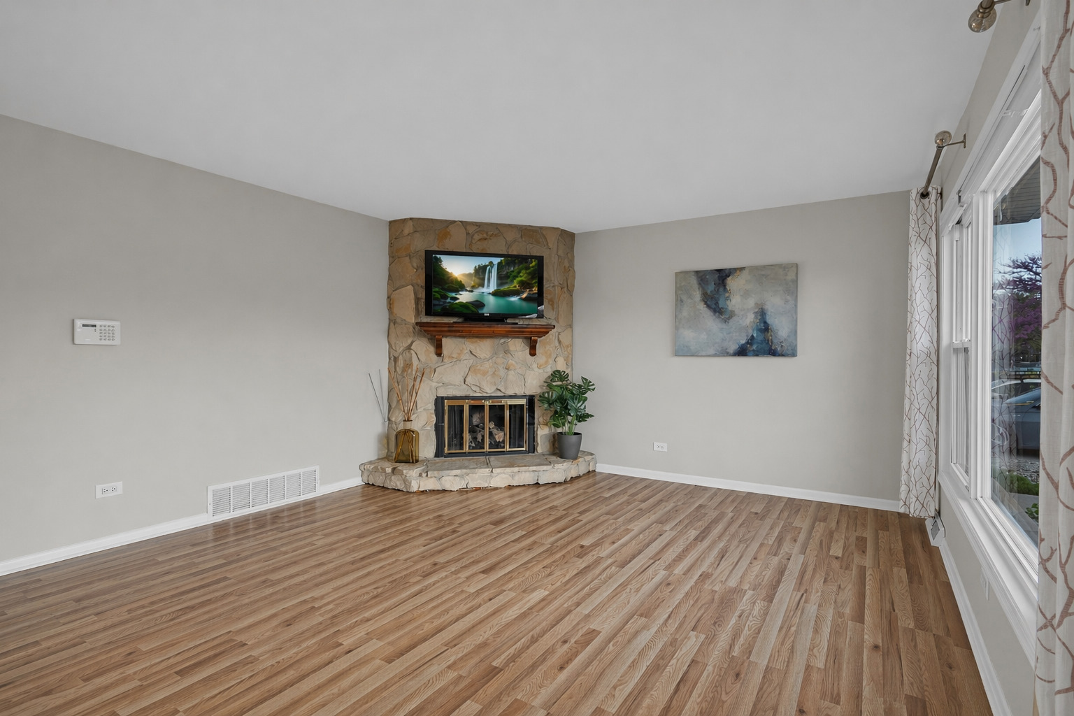 1423 Busse Road Mount Prospect, IL 60056 - Photo 3 of 22 Gallery Image 3
