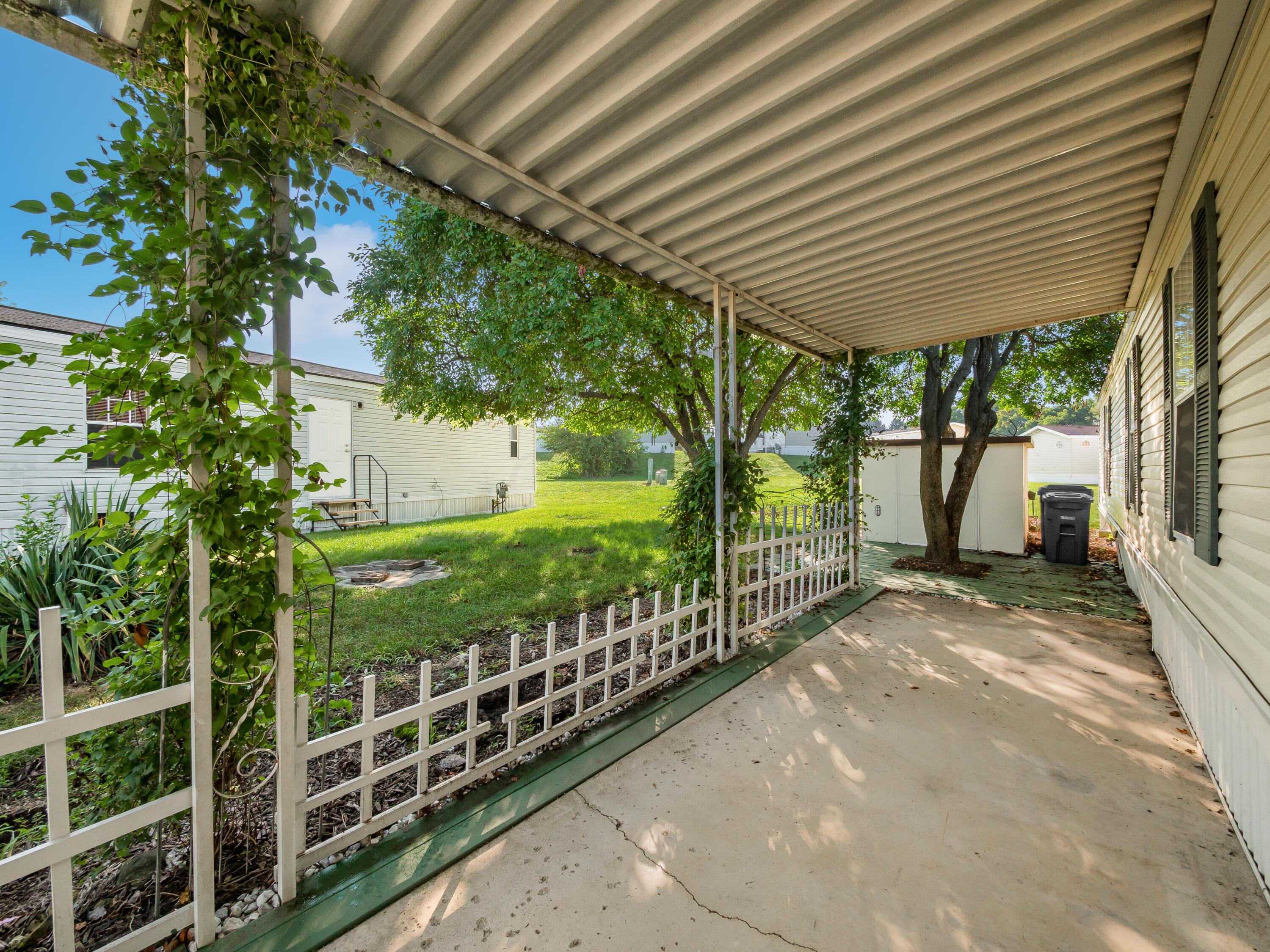 367 Chambersburg Road Columbus, OH 43207 - Photo 13 of 37 Patio