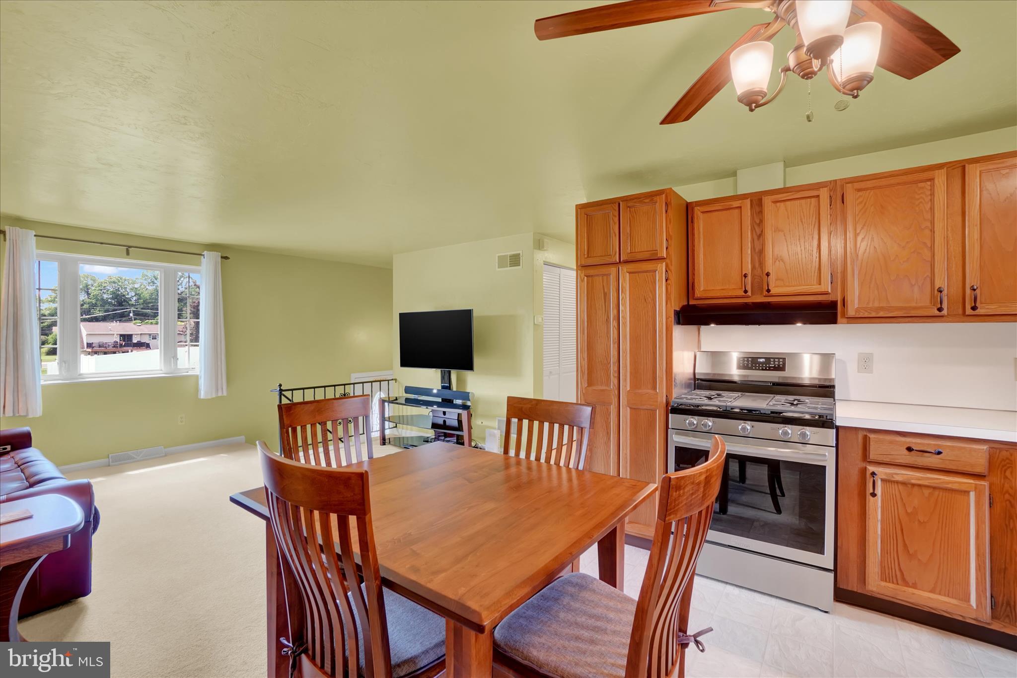 2437 Heather Road York, PA 17408 - Photo 8 of 44