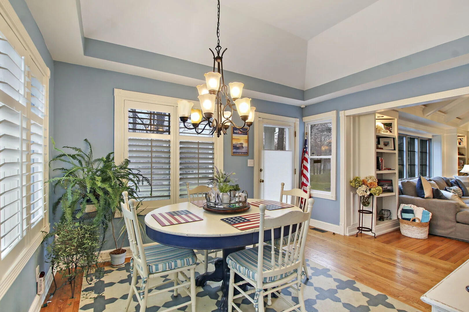 642 Agaming Road Fontana, WI 53125 - Photo 4 of 13 5