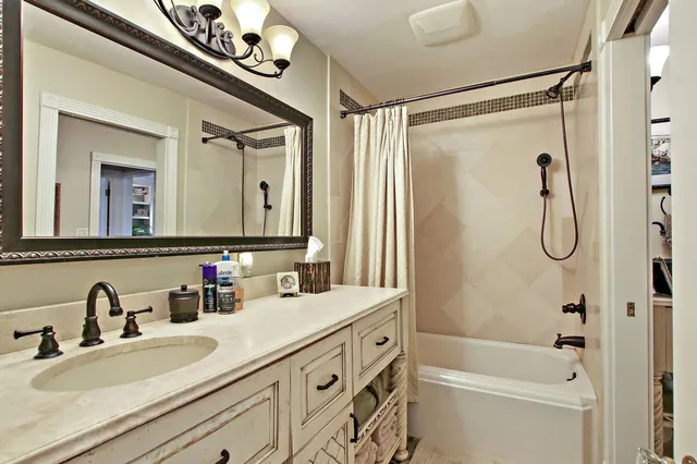 $10,000 | 642 Agaming Road, Fontana, WI 53125